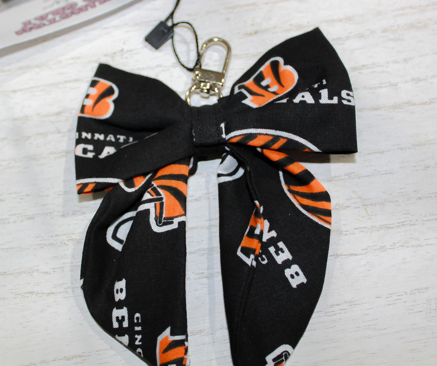 Bengals Flat Bow Keychain