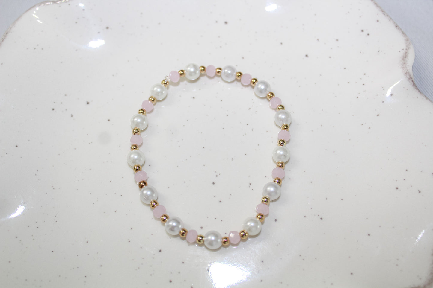 Pearl & Light Pink Bracelet in Gold