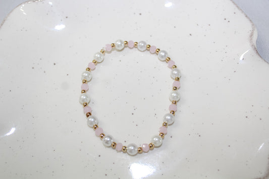 Pearl & Light Pink Bracelet in Gold