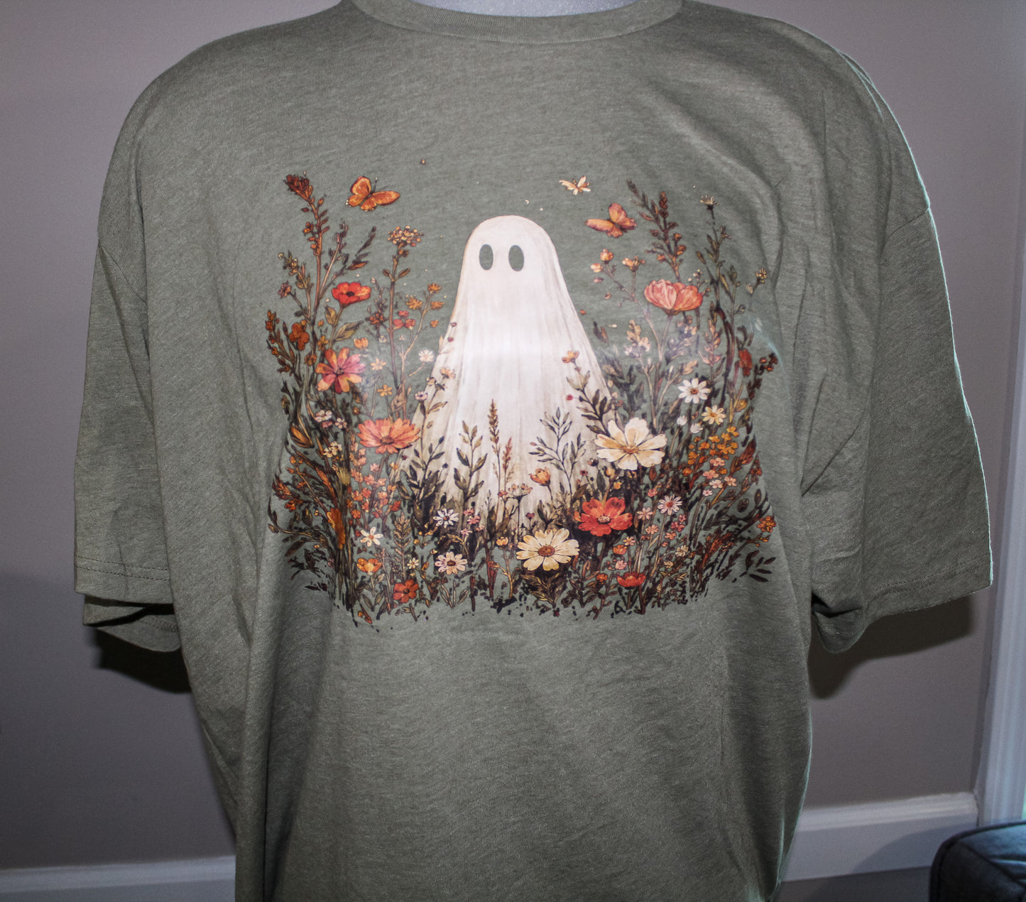 Olive Green Floral Ghost Graphic Tee – Whimsical Halloween Wildflower Shirt (S-3X)
